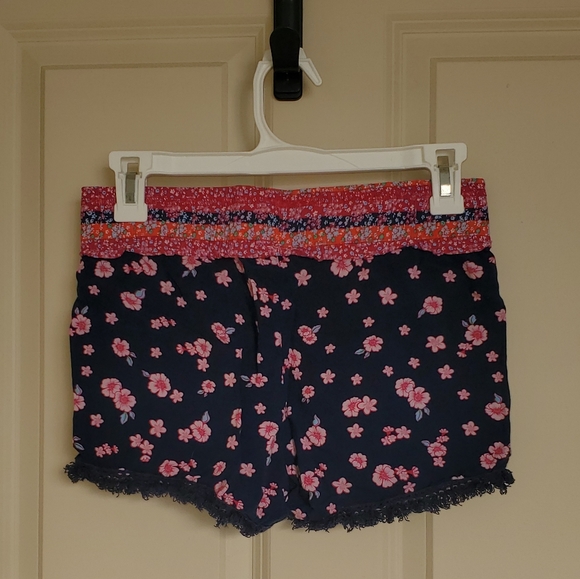 EUC NOBO Navy Floral Shorts - Picture 2 of 3
